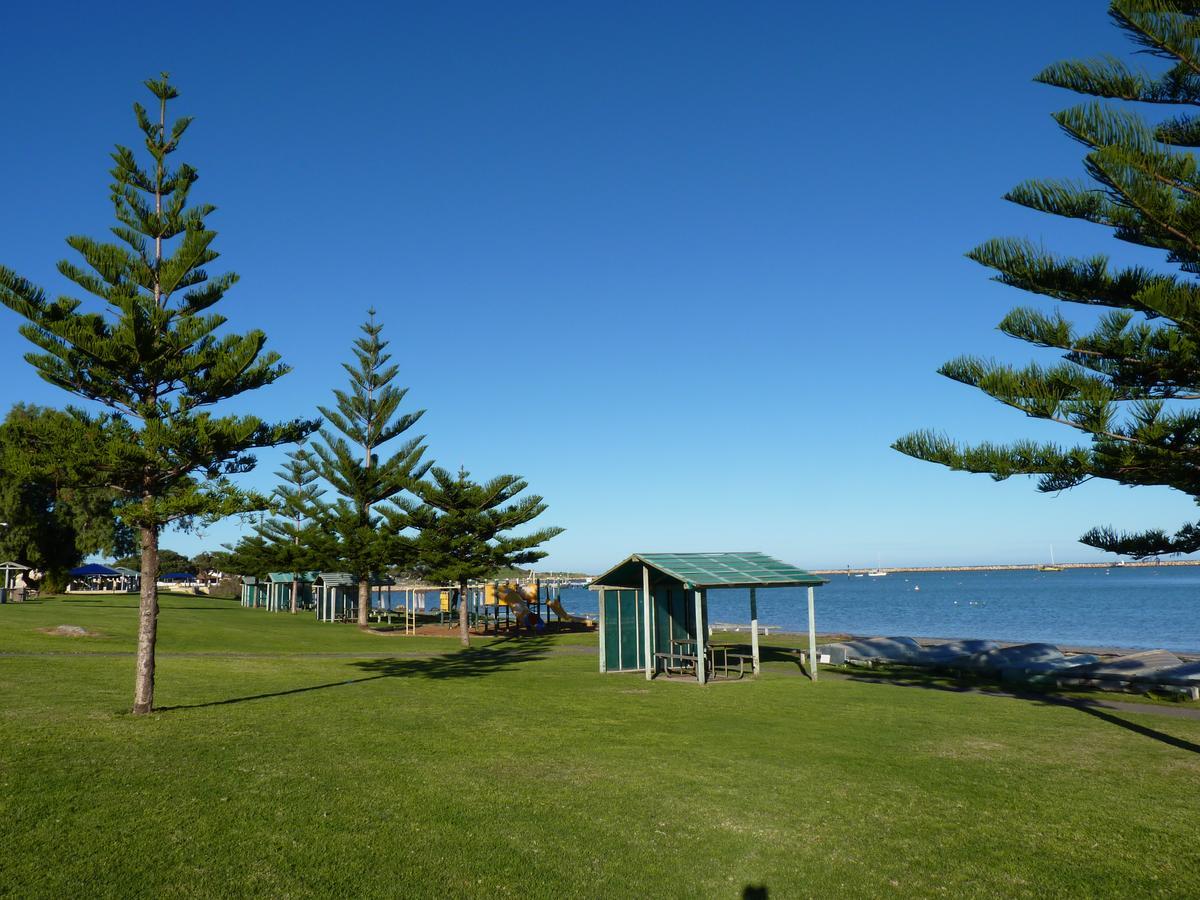 Leander Reef Holiday Park Port Denison Dış mekan fotoğraf